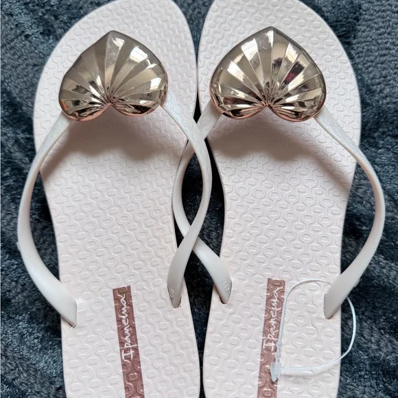 Ipanema Gold Heart Sandals - Picture 2 of 6